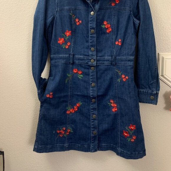 Madewell Embroidered Floral Denim Shirt Dress (wear once, pristine condition) - Picture 10 of 10